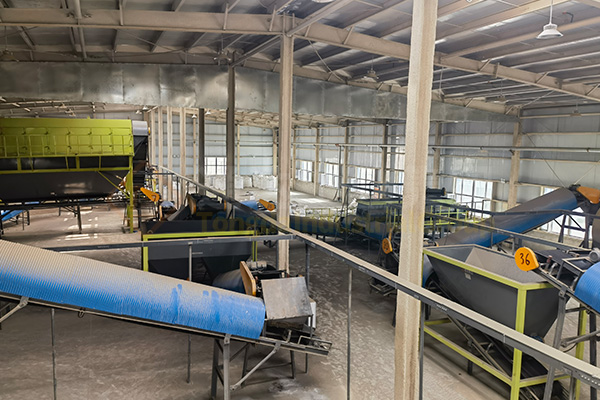 新疆十萬噸有機(jī)無機(jī)復(fù)混肥生產(chǎn)線發(fā)貨