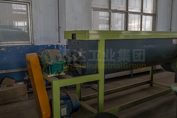 單軸臥式攪拌機(jī)和其他有機(jī)肥攪拌機(jī)相比有什么突出優(yōu)勢