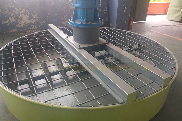 有機(jī)肥立式圓盤攪拌機(jī)