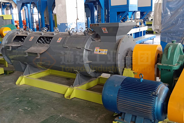 有機(jī)肥攪齒造粒機(jī)