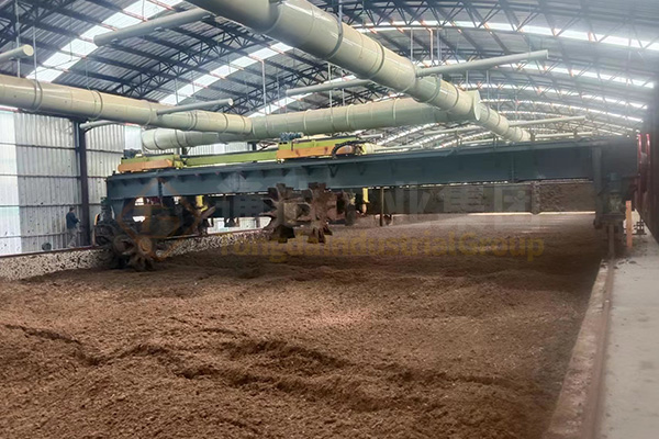 養(yǎng)雞場里面的雞糞該怎么處理?哪個廠家的雞糞糞便處理有機(jī)肥設(shè)備設(shè)備比較好?