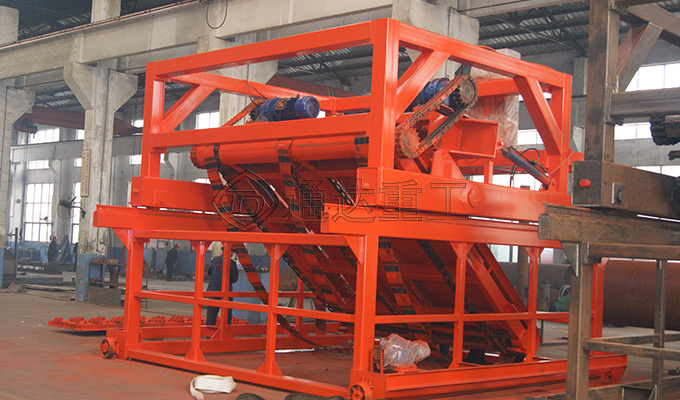 鏈板式翻拋機(jī)翻堆機(jī)