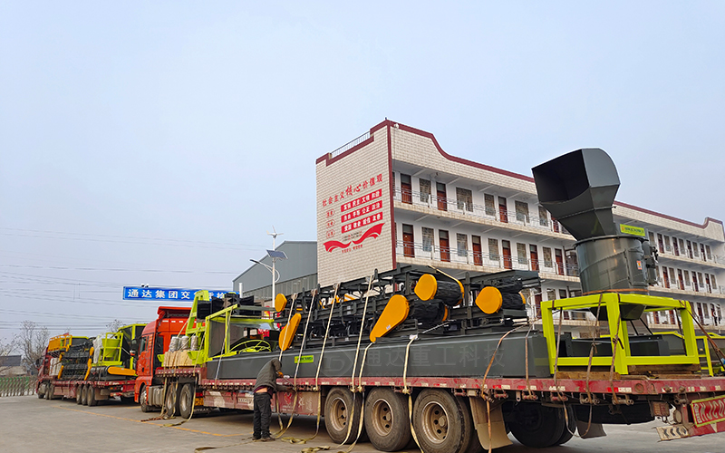 讓養(yǎng)殖場廢棄的糞污變寶貝，需要配備哪些有機肥設備?