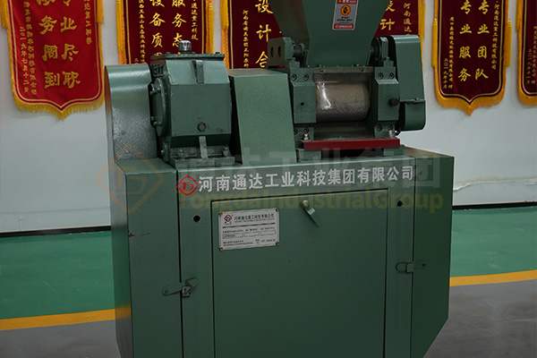 雞糞生產(chǎn)有機(jī)肥設(shè)備廠家哪家好?養(yǎng)殖場(chǎng)雞糞發(fā)酵有機(jī)肥的設(shè)備有哪些?