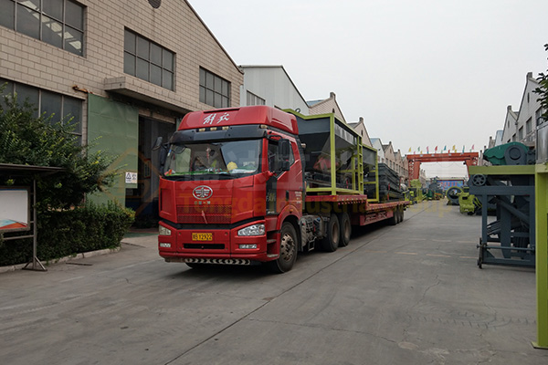 10000頭羊用什么有機(jī)肥加工設(shè)備?一萬只羊養(yǎng)殖場(chǎng)用什么型號(hào)有機(jī)肥設(shè)備好?