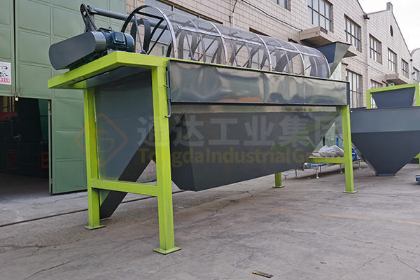 投資有機(jī)肥生產(chǎn)線設(shè)備多少錢(qián)?畜禽糞便制有機(jī)肥的養(yǎng)殖戶必知